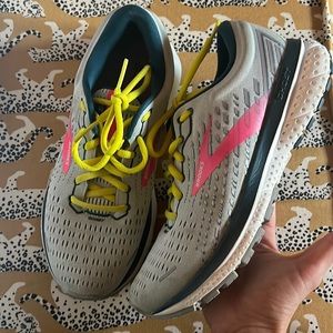 Brooks ghost running shoes